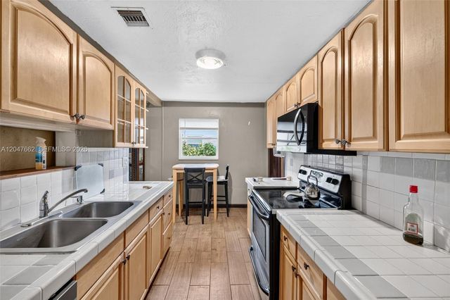 721 N 69th Avenue, Hollywood, FL 33024