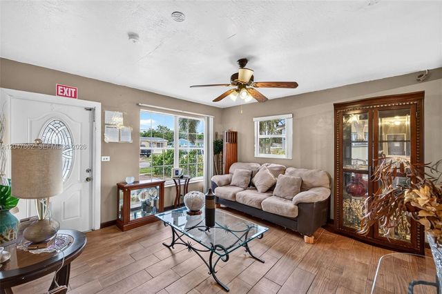 721 N 69th Avenue, Hollywood, FL 33024