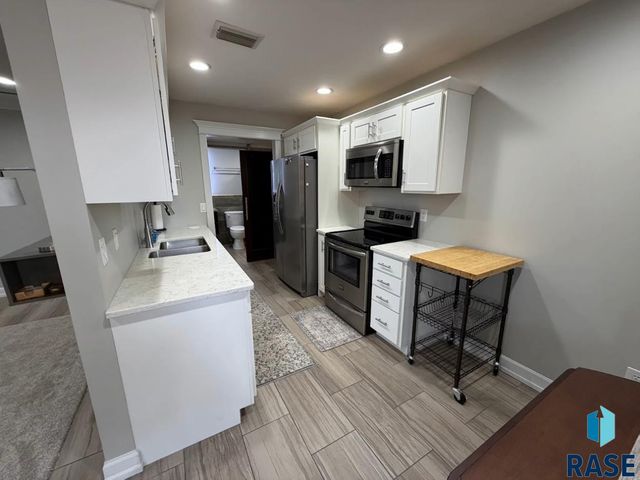 3544 S Gateway Blvd Boulevard 104, Sioux Falls, SD 57106