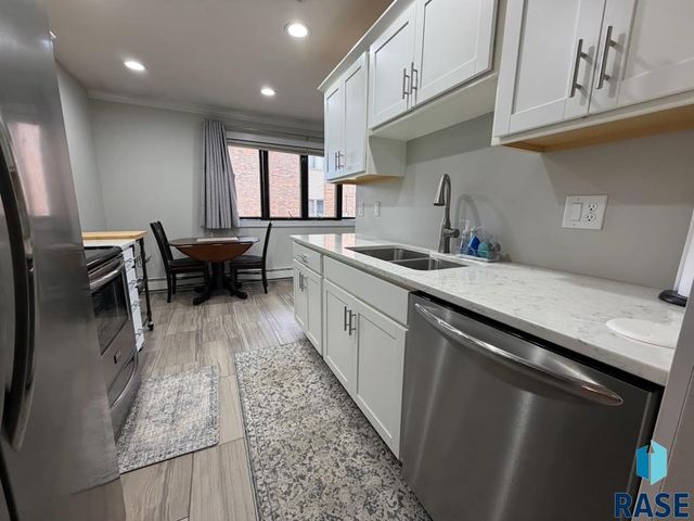 3544 S Gateway Blvd Boulevard 104, Sioux Falls, SD 57106