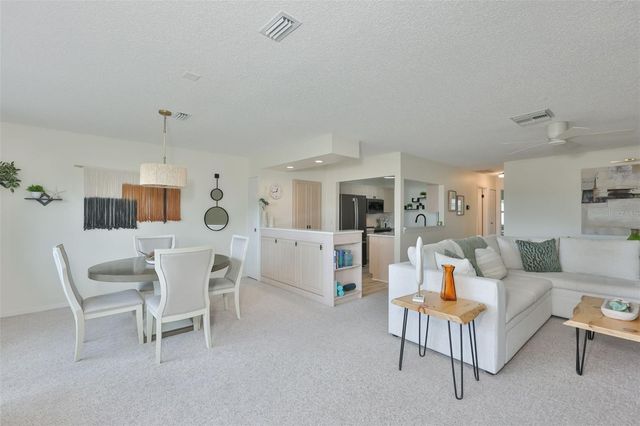 214 GLENELLEN PLACE 201, Sun City Center, FL 33573