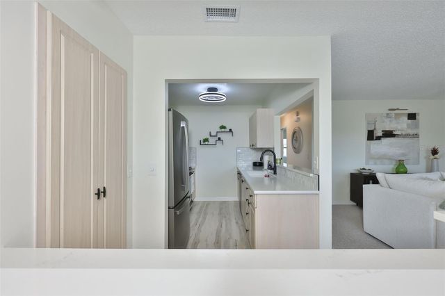 214 GLENELLEN PLACE 201, Sun City Center, FL 33573
