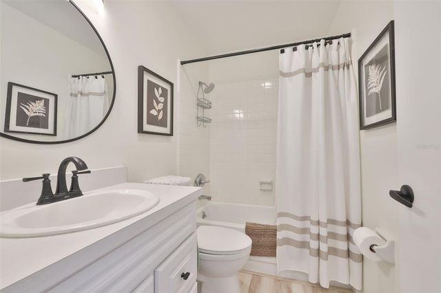 214 GLENELLEN PLACE 201, Sun City Center, FL 33573