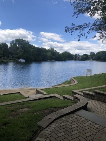 54 Deer Point Drive, Hawthorn Woods, IL 60047