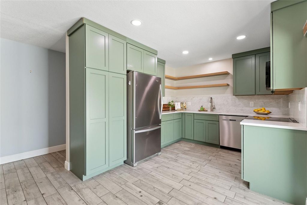 Image 14 of property listing at 7320 FARINGTON COURT, Orlando, FL 32819