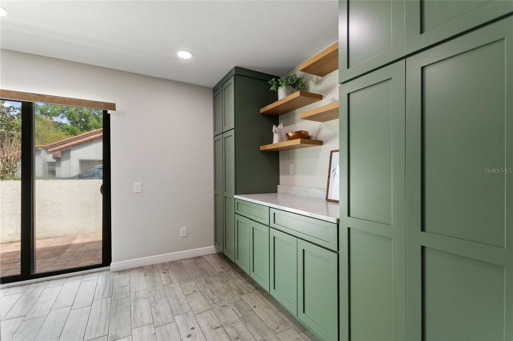 Image 17 of property listing at 7320 FARINGTON COURT, Orlando, FL 32819