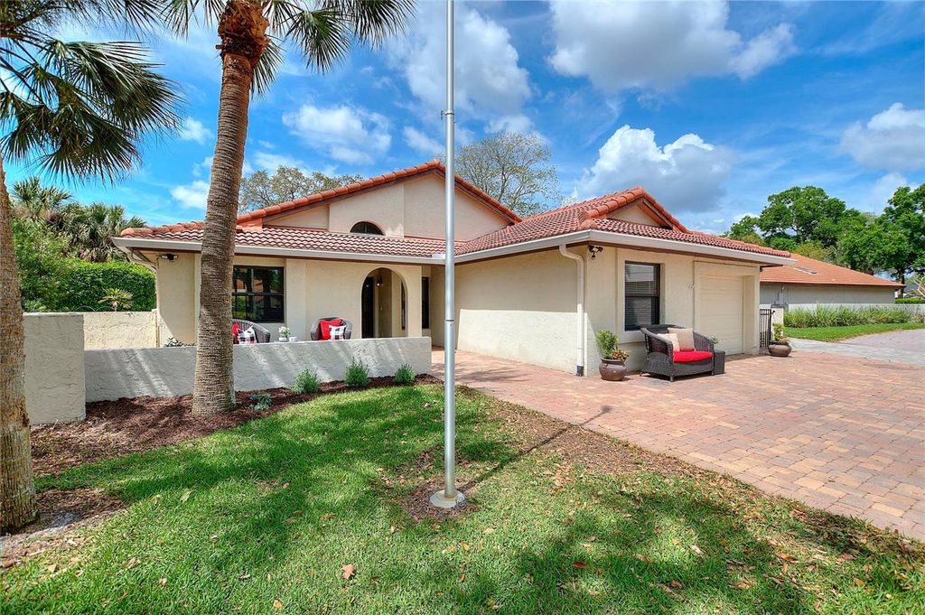 Image 4 of property listing at 7320 FARINGTON COURT, Orlando, FL 32819
