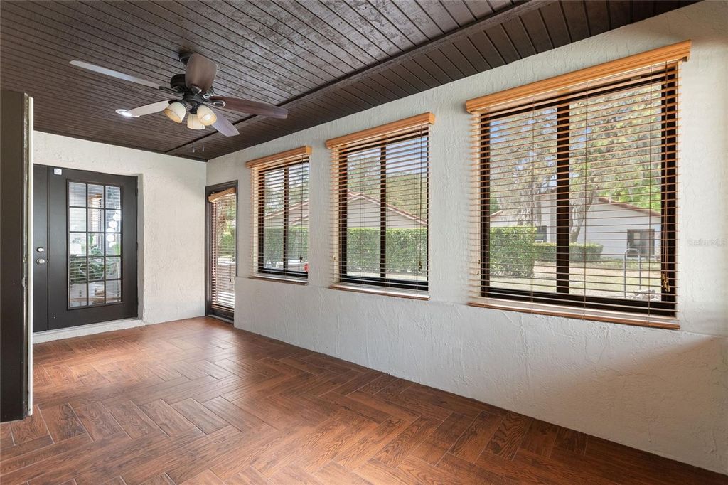 Image 35 of property listing at 7320 FARINGTON COURT, Orlando, FL 32819