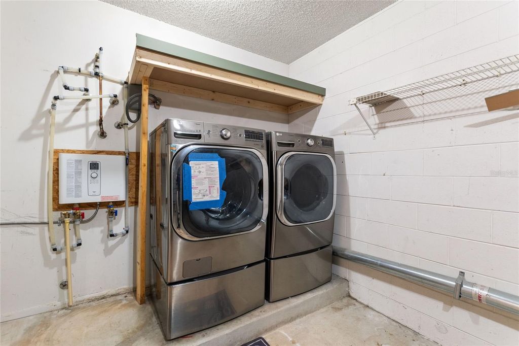 Image 41 of property listing at 7320 FARINGTON COURT, Orlando, FL 32819