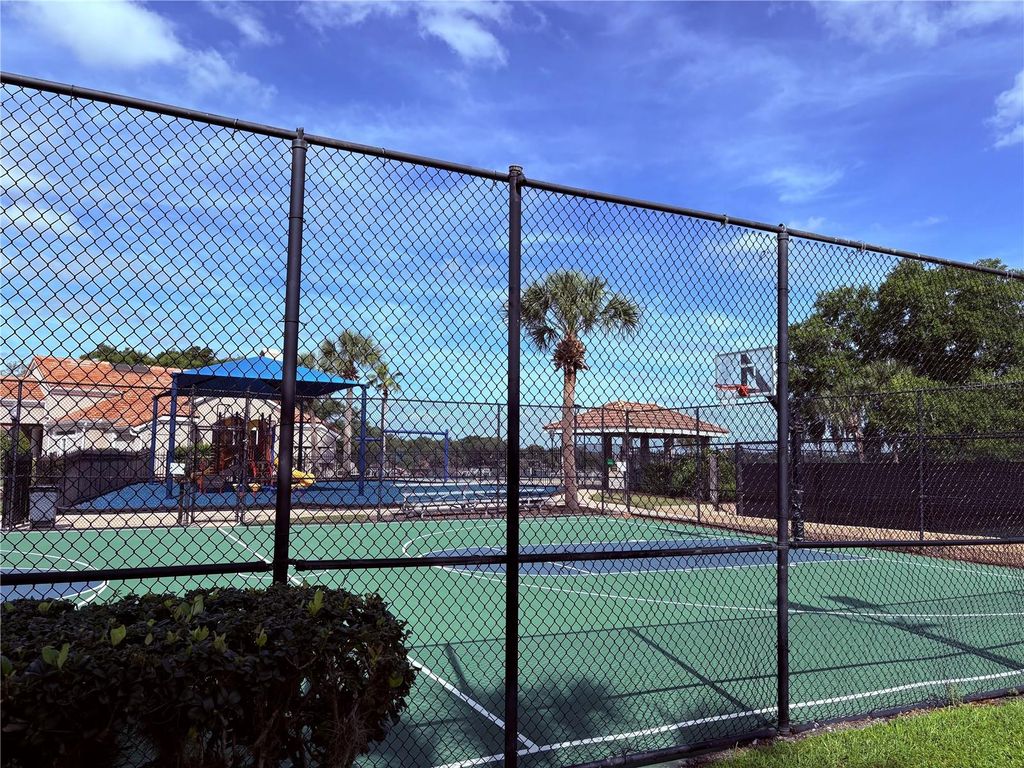 Image 43 of property listing at 7320 FARINGTON COURT, Orlando, FL 32819