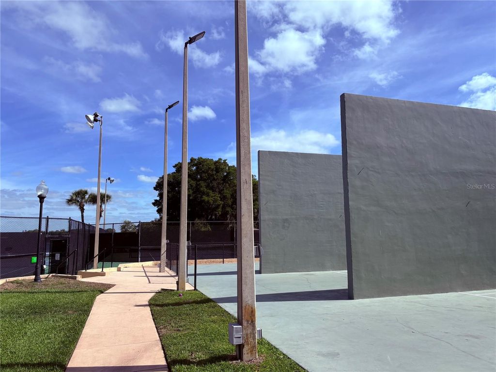 Image 44 of property listing at 7320 FARINGTON COURT, Orlando, FL 32819