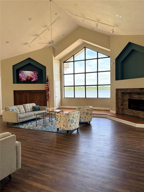 Image 49 of property listing at 7320 FARINGTON COURT, Orlando, FL 32819