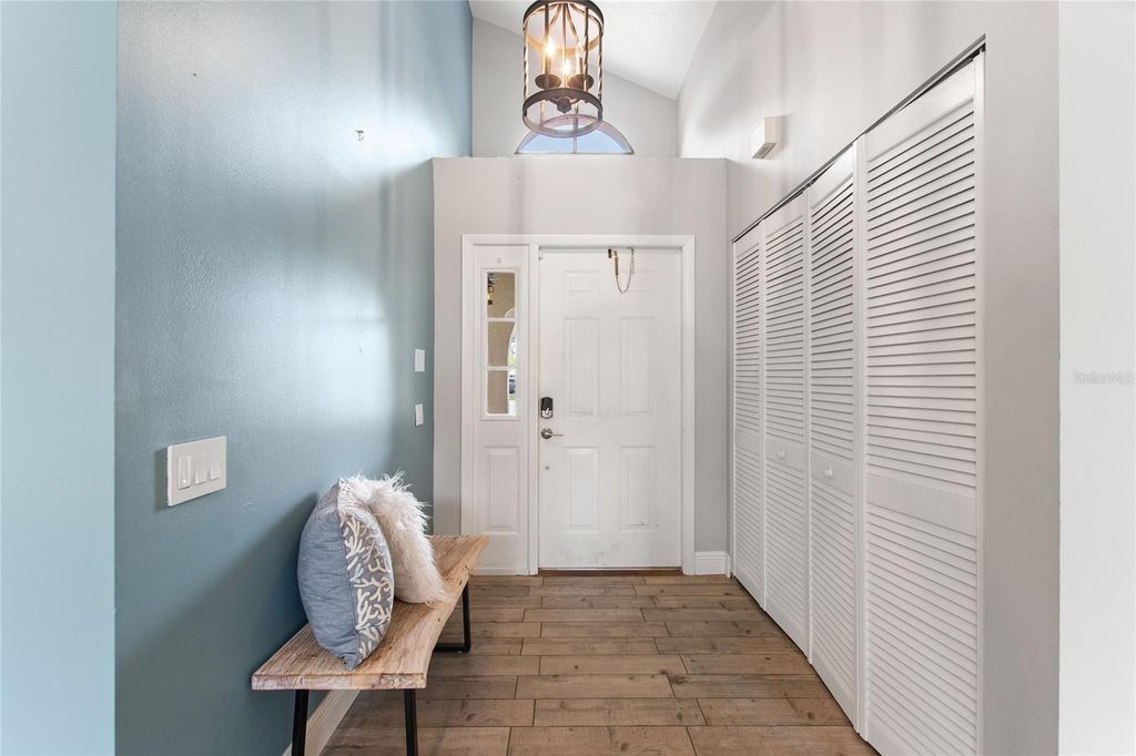 Image 7 of property listing at 7320 FARINGTON COURT, Orlando, FL 32819