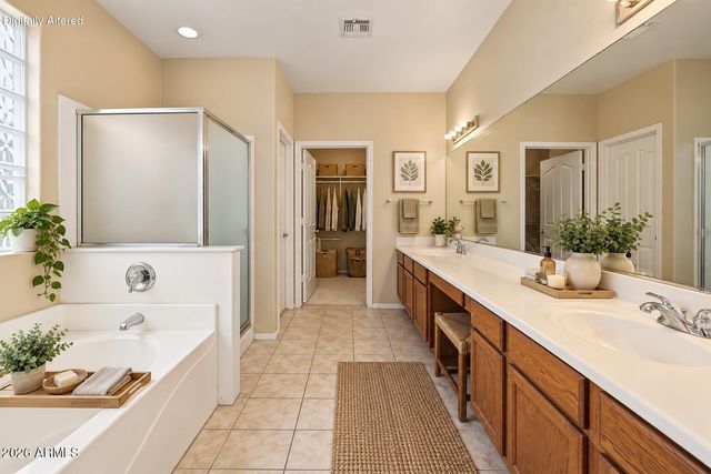 3282 E LEXINGTON Avenue, Gilbert, AZ 85234