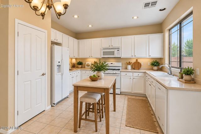 3282 E LEXINGTON Avenue, Gilbert, AZ 85234