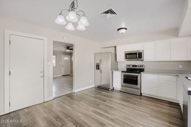 3220 W GROVERS Avenue, Phoenix, AZ 85053