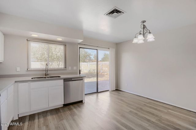 3220 W GROVERS Avenue, Phoenix, AZ 85053