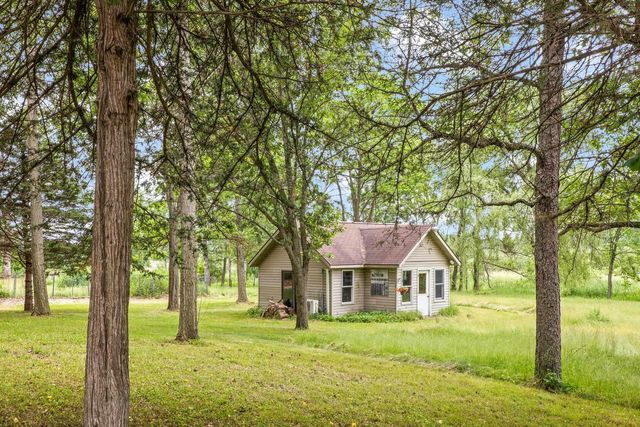 W3075 Grouse Road, Pardeeville, WI 53954