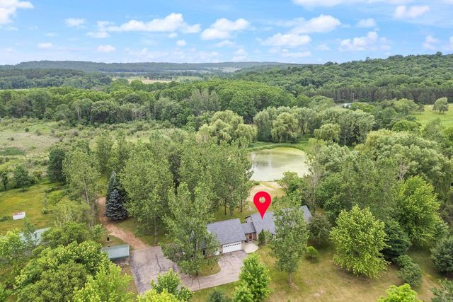 W3075 Grouse Road, Pardeeville, WI 53954