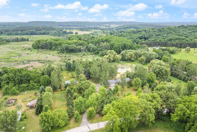 W3075 Grouse Road, Pardeeville, WI 53954
