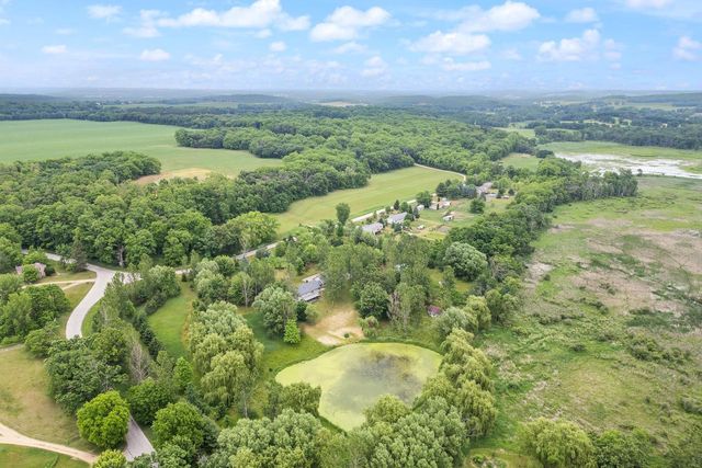 W3075 Grouse Road, Pardeeville, WI 53954