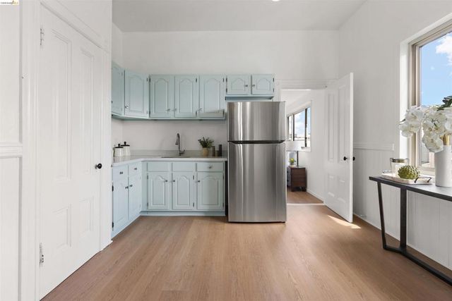 12 Beaver St, San Francisco, CA 94114