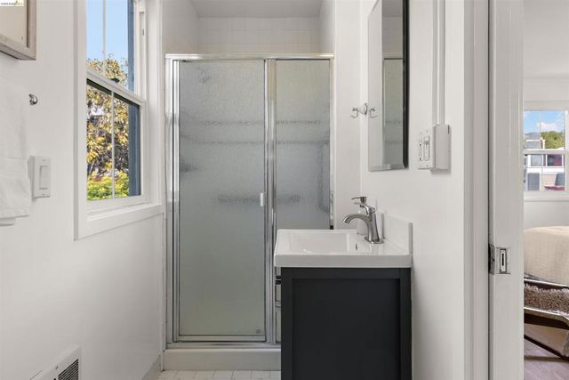 12 Beaver St, San Francisco, CA 94114