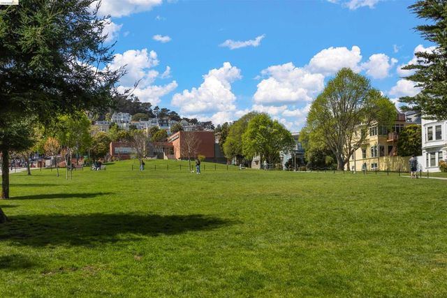 12 Beaver St, San Francisco, CA 94114