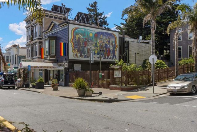 12 Beaver St, San Francisco, CA 94114