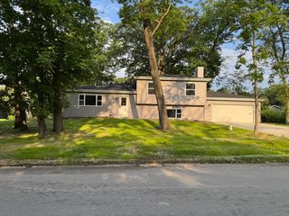 551 Parkwood Drive, Joliet, IL 60432