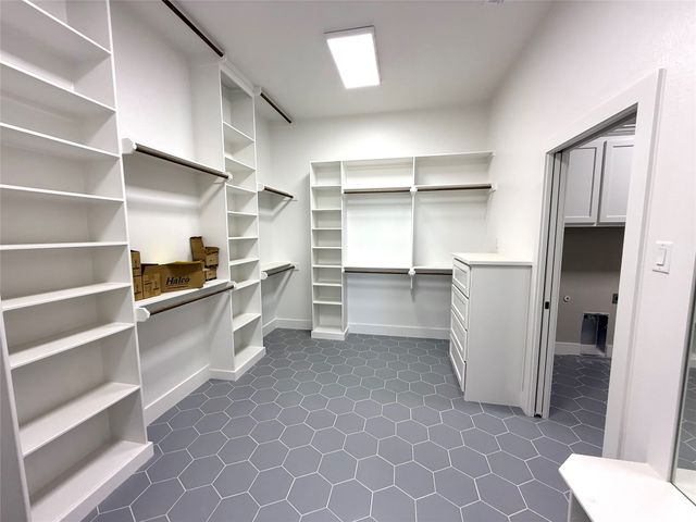 1642 EARHART Drive, Granbury, TX 76049