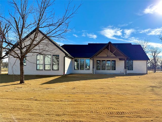 1642 EARHART Drive, Granbury, TX 76049