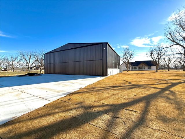 1642 EARHART Drive, Granbury, TX 76049