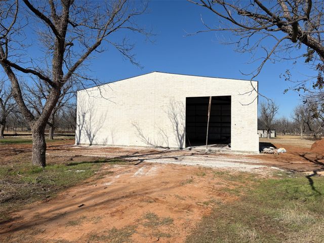 1642 EARHART Drive, Granbury, TX 76049