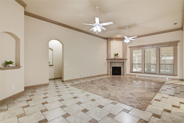 502 Lismore Drive, Mansfield, TX 76063