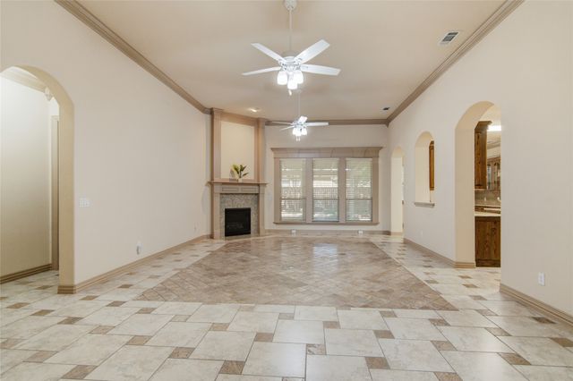 502 Lismore Drive, Mansfield, TX 76063