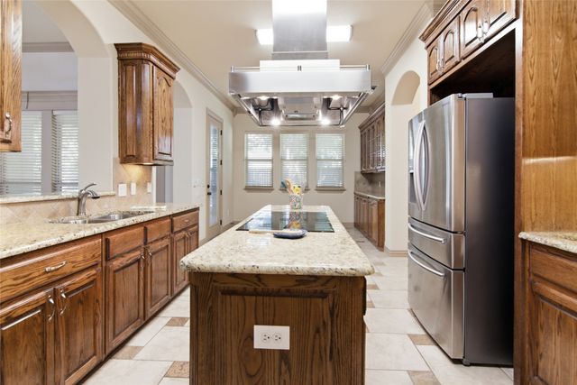 502 Lismore Drive, Mansfield, TX 76063