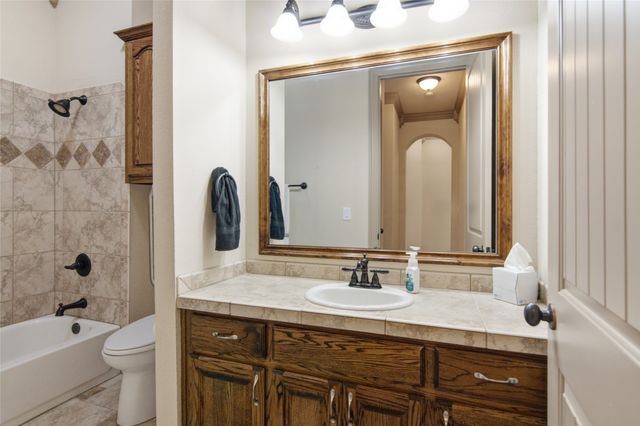 502 Lismore Drive, Mansfield, TX 76063
