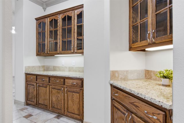 502 Lismore Drive, Mansfield, TX 76063