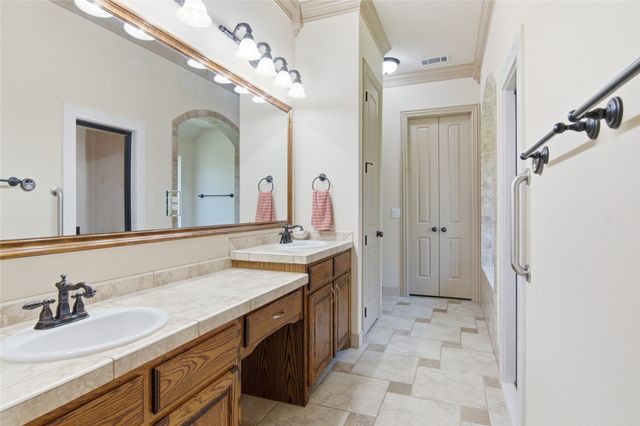 502 Lismore Drive, Mansfield, TX 76063