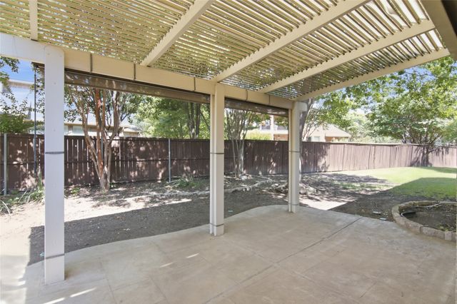 502 Lismore Drive, Mansfield, TX 76063