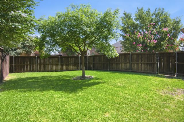 502 Lismore Drive, Mansfield, TX 76063