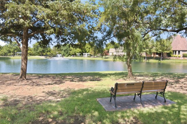 502 Lismore Drive, Mansfield, TX 76063
