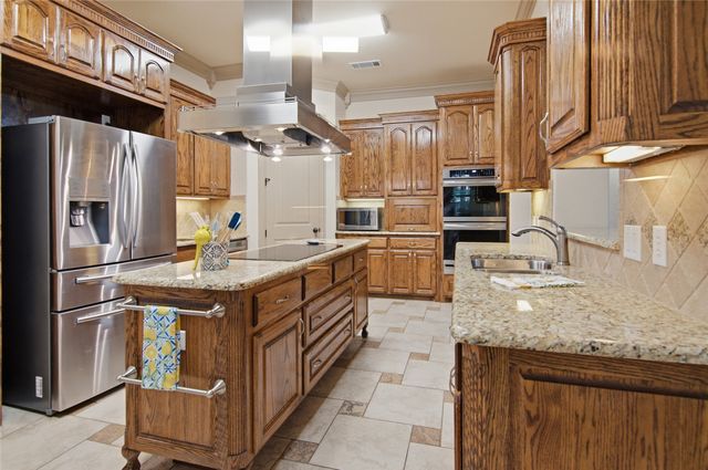 502 Lismore Drive, Mansfield, TX 76063