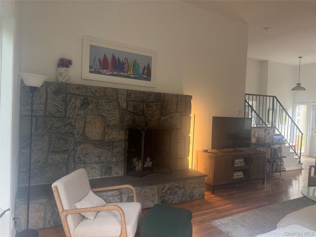 210 Michigan Avenue, Port Jefferson, NY 11777