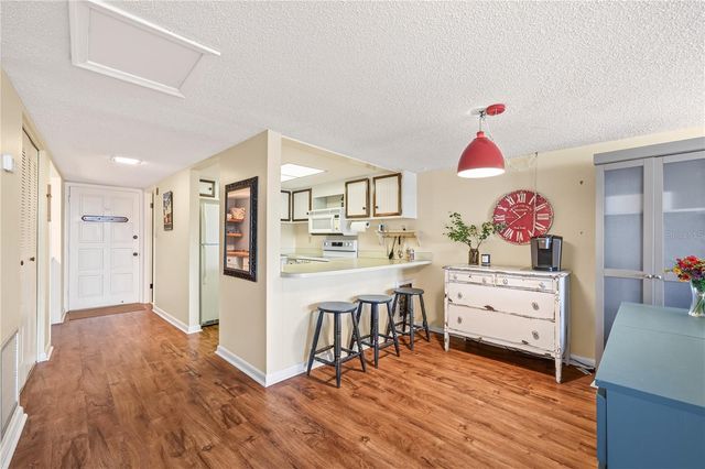 601 N MCDONALD STREET 2, Mount Dora, FL 32757