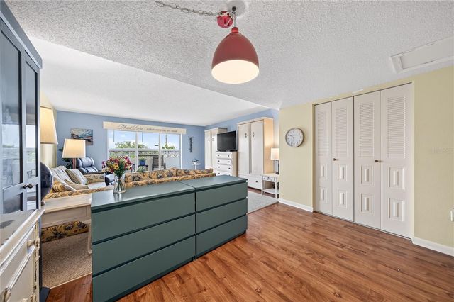 601 N MCDONALD STREET 2, Mount Dora, FL 32757