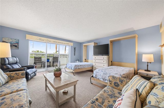 601 N MCDONALD STREET 2, Mount Dora, FL 32757