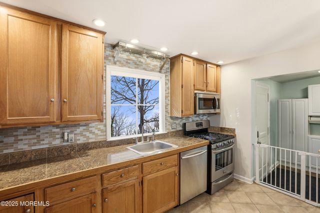 648 Brewers Bridge Road, Jackson, NJ 08527