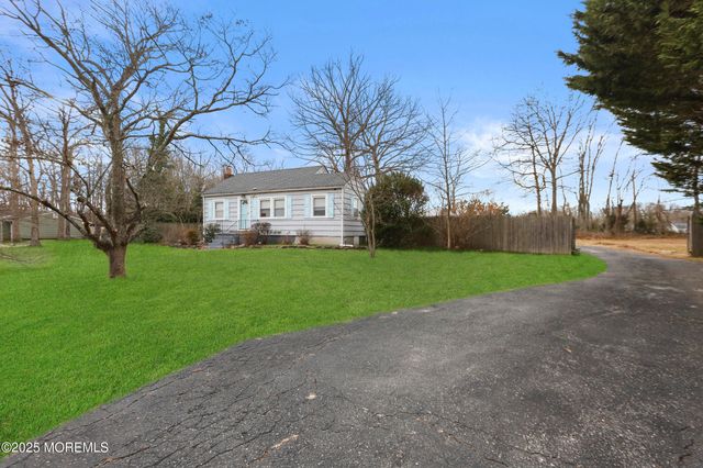 648 Brewers Bridge Road, Jackson, NJ 08527